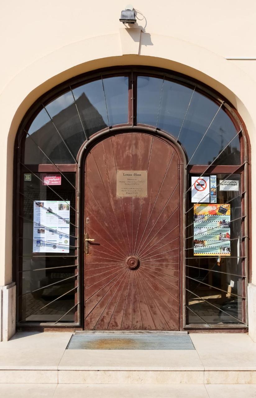 Lenau Ház Pécs Exterior foto